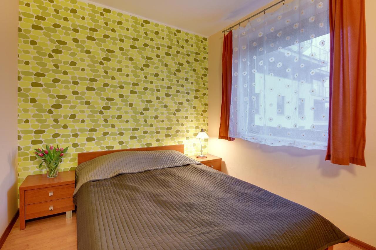 Apartment Vela 2min Plaza Hryniewieckiego