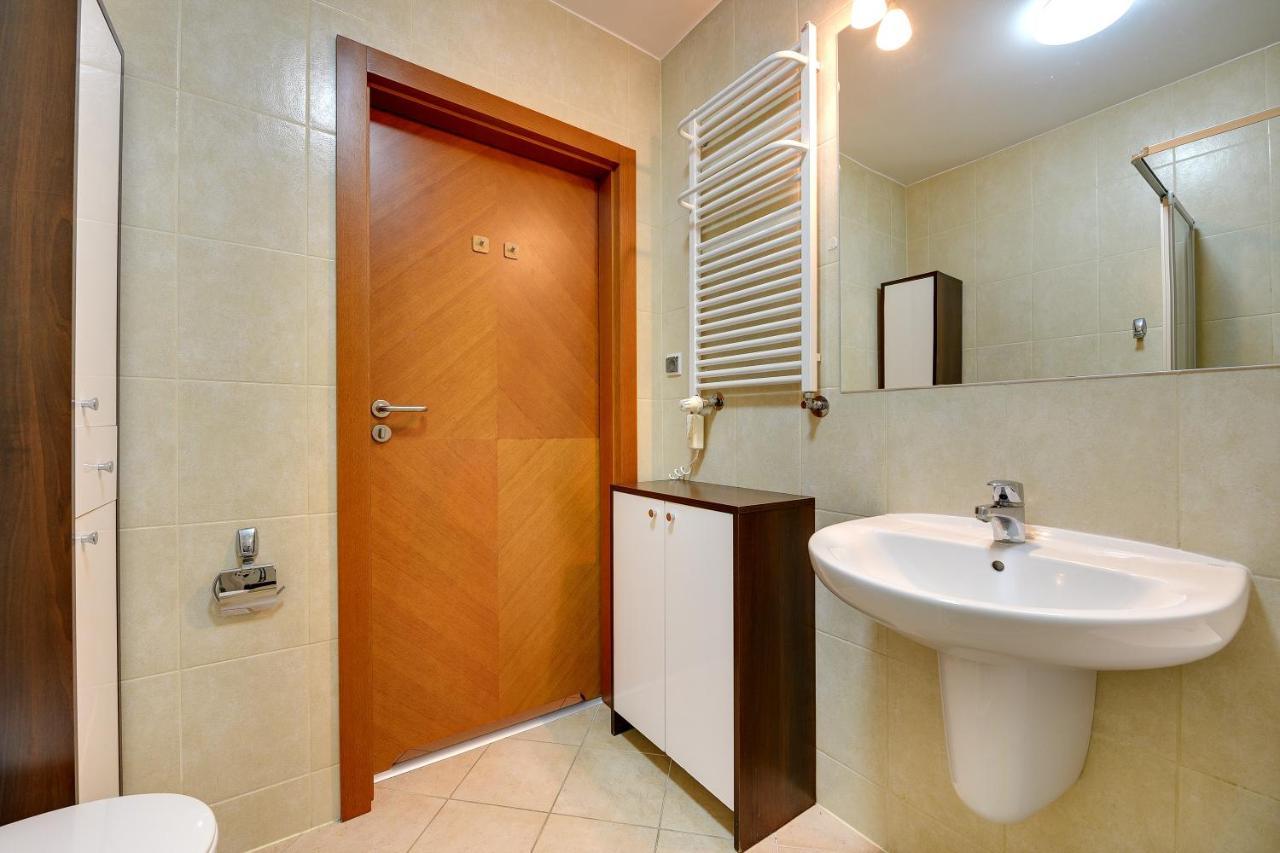 Apartment Vela 2min Plaza Hryniewieckiego *
