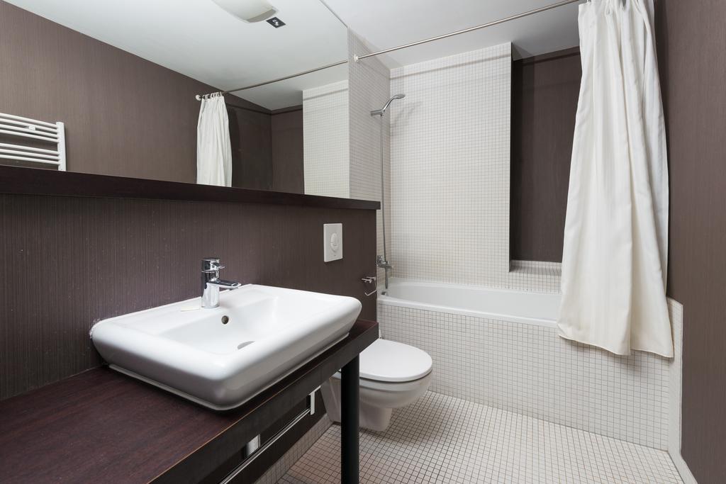 Apartment Vela 2min Plaza Hryniewieckiego *