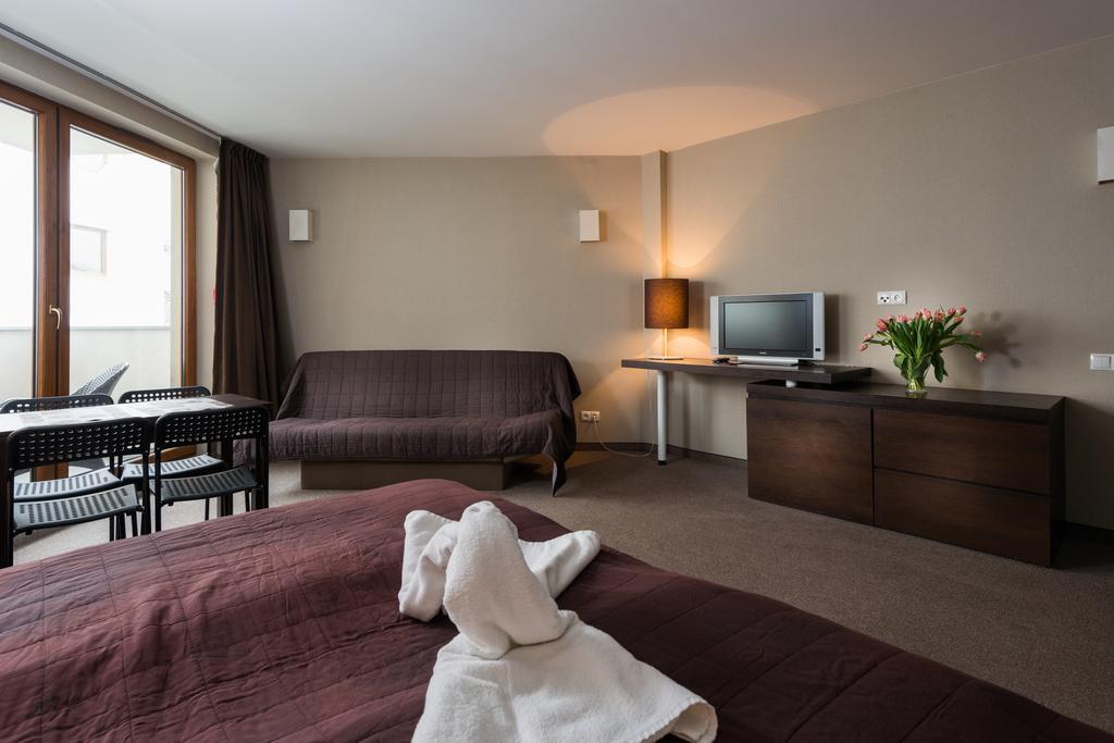 Apartment Vela 2min Plaza Hryniewieckiego *