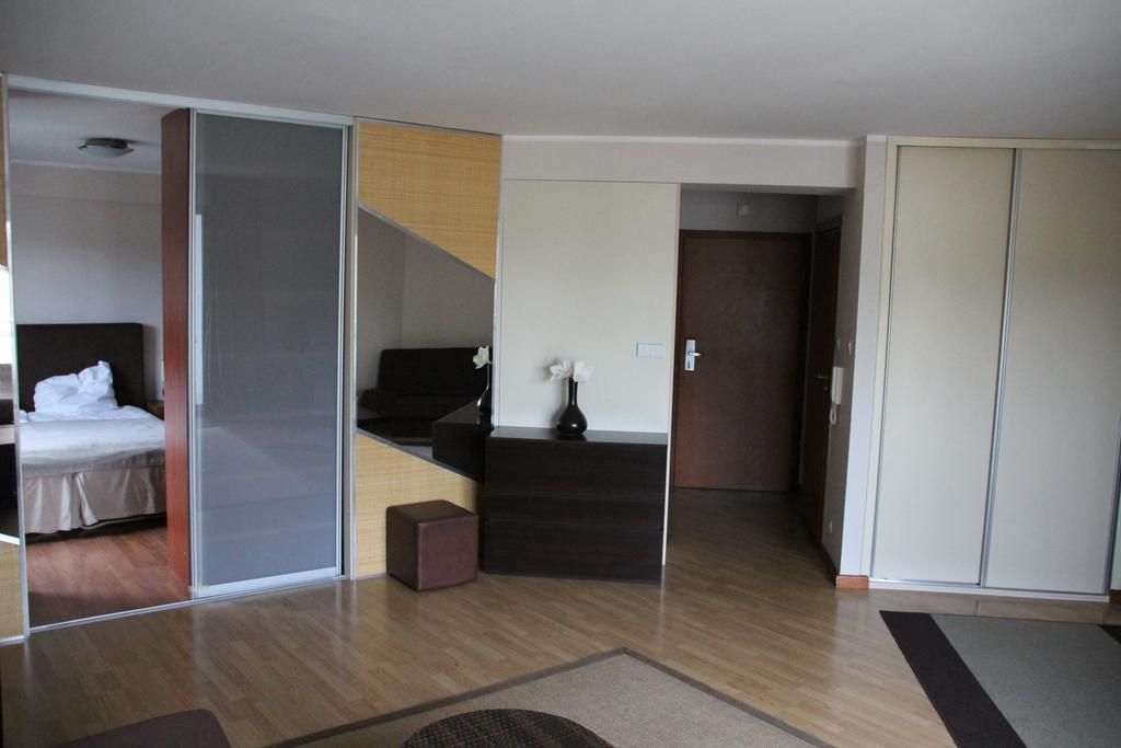 Apartment Vela 2min Plaza Hryniewieckiego